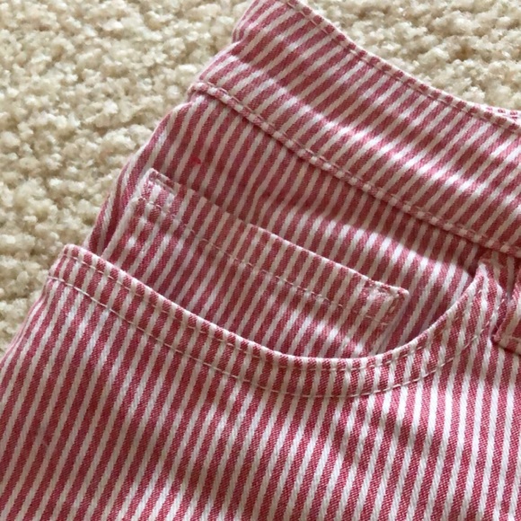 Red striped shorts - Picture 6 of 7